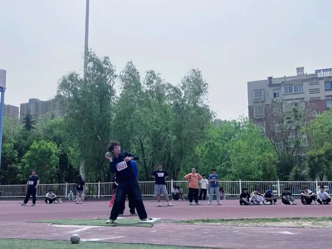 25D35